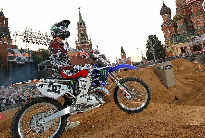 Фристайл-мотокросс Red Bull X-Fighters в Москве, 25-26 июня 2010 года.