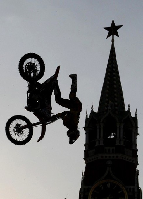 Фристайл-мотокросс Red Bull X-Fighters в Москве, 25-26 июня 2010 года.