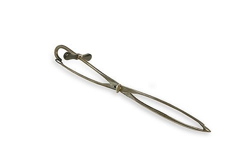  Иоанна Грозная Защищённый крюк Этот инструмент использовался, чтобы вытащить ребенка. Обычно, ребёнок вынимался по маленьким кусочкам. Это также предотвращало разрыв матки.