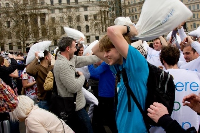 Международный день битвы подушками, 2 апреля 2011 года.