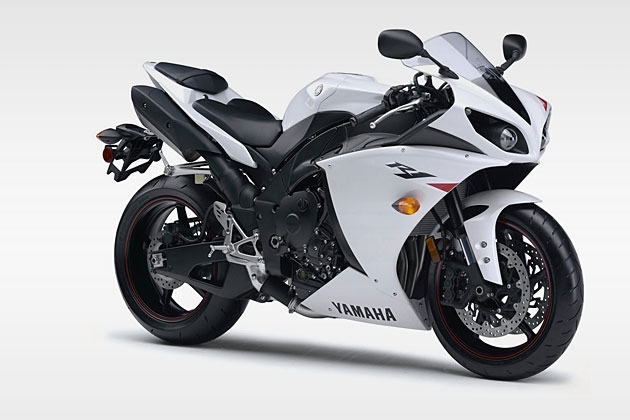 Production motorcycle has chetyrehklapannyh DOHC engine with a volume of 998 cubic centimeters, which provides power of 182 horsepower. The maximum speed stands at around 300 kilometers per hour.
