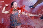 Крупнейший фестиваль томатной борьбы в мире Ла Томатина (La Tomatina festival) в Буньоле (Bunol), Испания, 25 августа 2010 года.