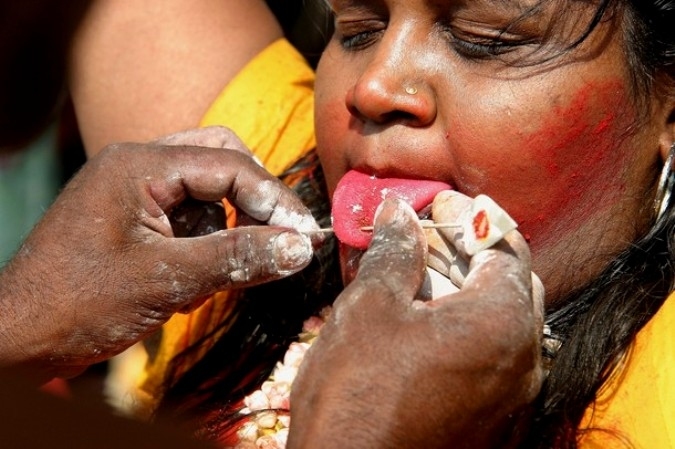 Индуистский Тайпусам фестиваль (Hindu festival Thaipusam), Куала-Лумпур, Малайзия, 19-20 января 2011 года.