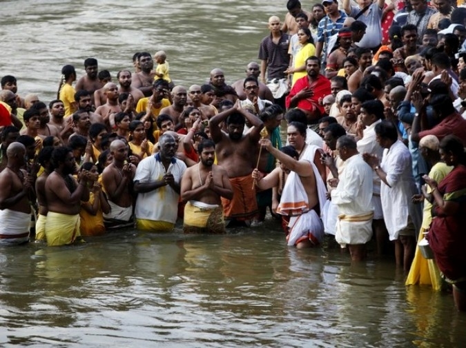 Индуистский Тайпусам фестиваль (Hindu festival Thaipusam), Куала-Лумпур, Малайзия, 19-20 января 2011 года.