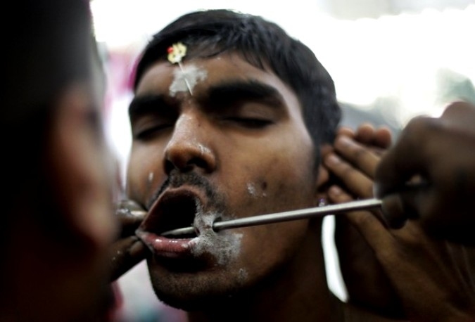 Индуистский Тайпусам фестиваль (Hindu festival Thaipusam), Куала-Лумпур, Малайзия, 19-20 января 2011 года.