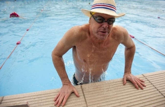 Холодная вода Великобритании на Тутинг Бек Лидо (UK Cold Water Swimming Championships at Tooting Bec Lido) в Лондоне, 22 января 2011 года.