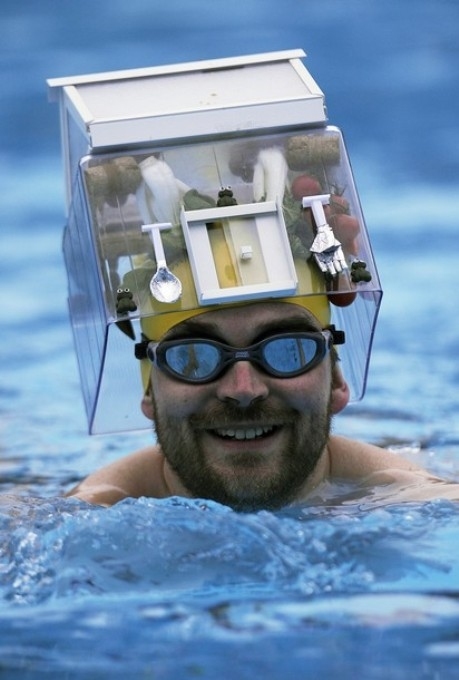 Холодная вода Великобритании на Тутинг Бек Лидо (UK Cold Water Swimming Championships at Tooting Bec Lido) в Лондоне, 22 января 2011 года.