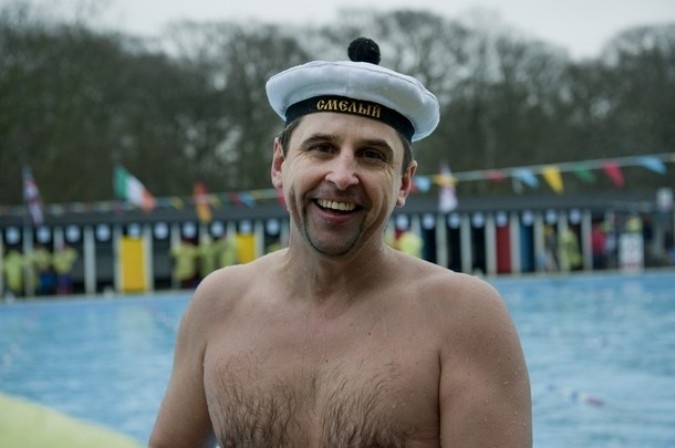 Холодная вода Великобритании на Тутинг Бек Лидо (UK Cold Water Swimming Championships at Tooting Bec Lido) в Лондоне, 22 января 2011 года.