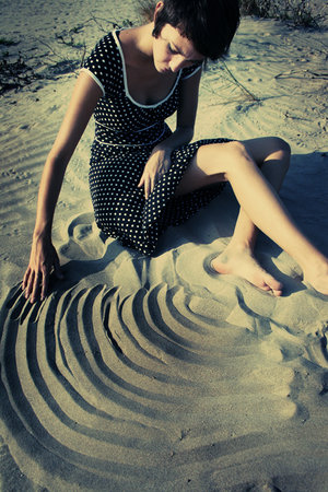 19200668_16423889_14142130_the_girl_from_dreams_I_by_laurytah (300x450, 56Kb)