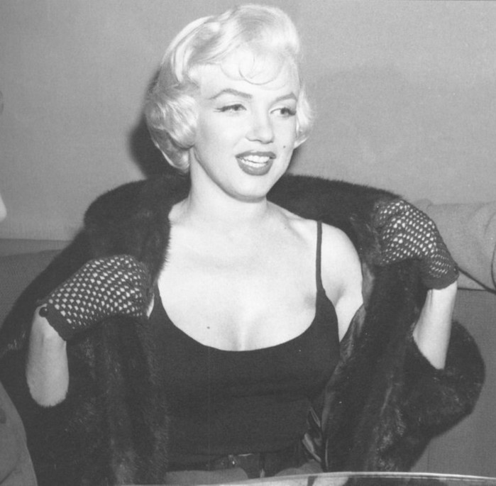 http://img0.liveinternet.ru/images/attach/b/1/12698/12698672_Foto_Marilyn_Monroe_123_actress_poster_clipart_clip_art_prints_gallery_b.jpg