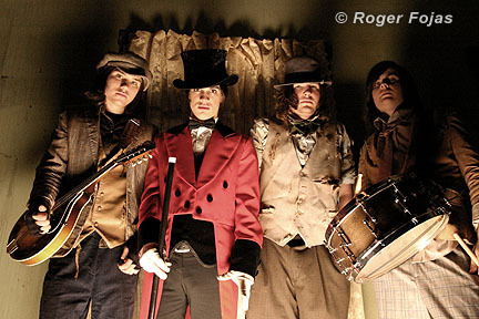 16193393_I_write_sins_not_tragedieslargemsg115946155694 (432x288, 58Kb)