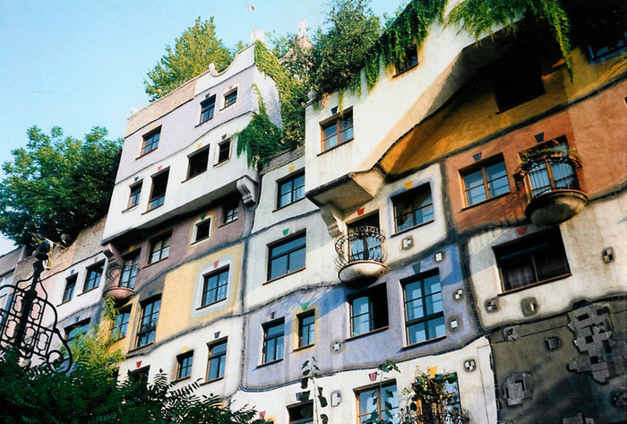 http://img0.liveinternet.ru/images/attach/b/1/5218/5218892_hundertwasserhaus.jpg