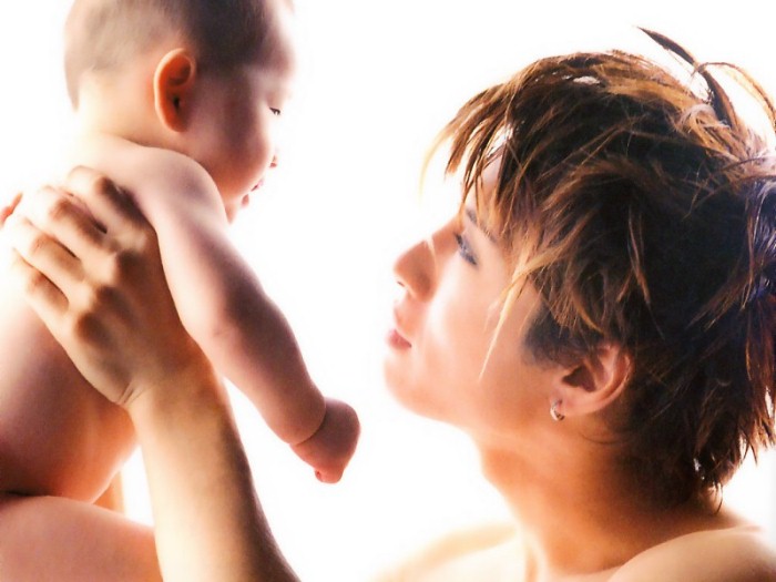 http://img0.liveinternet.ru/images/attach/b/2/22/391/22391028_Gakt_s_mladencem.jpg
