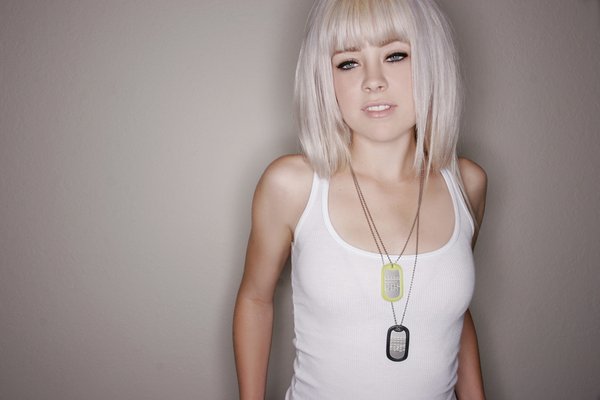 1237809614_free_woman_by_mandymurphy (600x400, 23Kb)