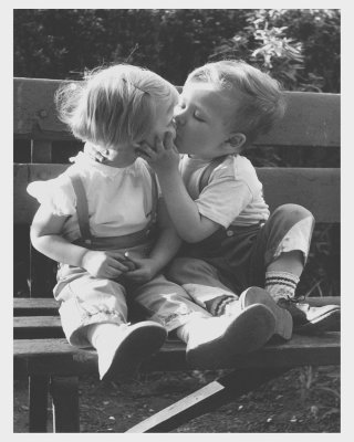 poster_Bench_Kiss_poceluy_377 (320x400, 25Kb)