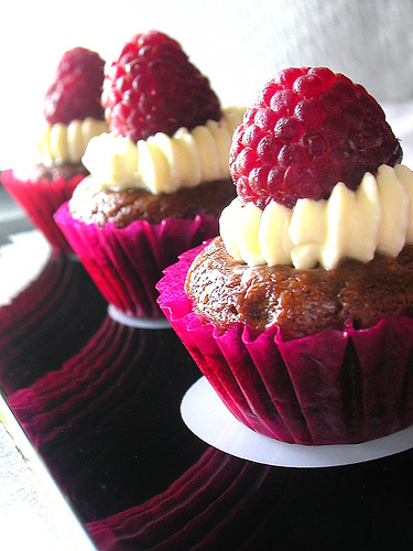 Berry_Cupcakes_by_LabienRose (375x500, 105Kb)