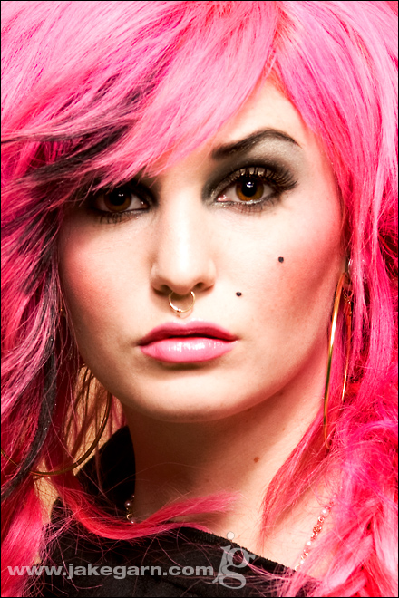 1198793216_Audrey_Kitching_by_jakegarn (440x660, 233Kb)