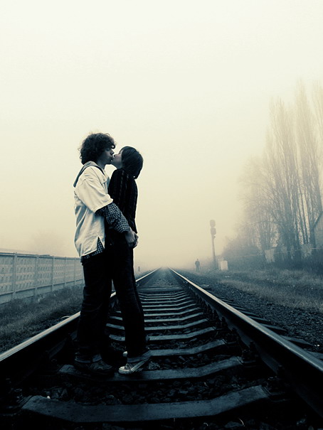 5198900_26677641_23551731_love_on_a_traintrack_by_insanexbeauty (454x605, 71Kb)