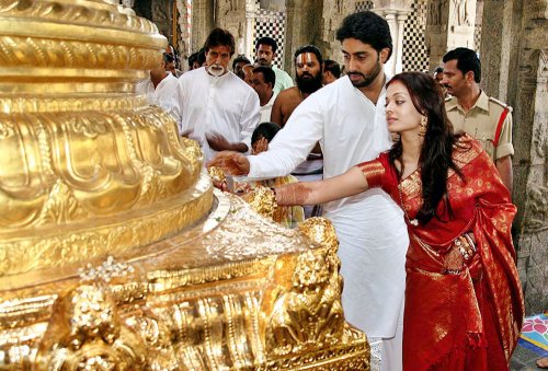 http://img0.liveinternet.ru/images/attach/b/3/23/261/23261869_14417107_1200068541_aishwaryaraipostwedding2799257.jpg