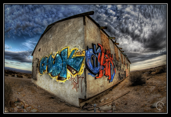 1178651176_desert_graffiti_by_woodsac (699x479, 349Kb)