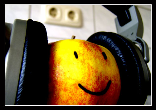 4432682_We_love_music_by_WildestTheory (500x352, 34Kb)