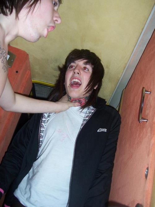 Oliver_Sykes--large-msg-118760268511 (500x667, 37Kb)