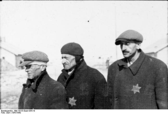 Bundesarchiv_Bild_101III-Duerr-054-19,_Lettland,_KZ_Salaspils,_Häftlinge (700x476, 27Kb)