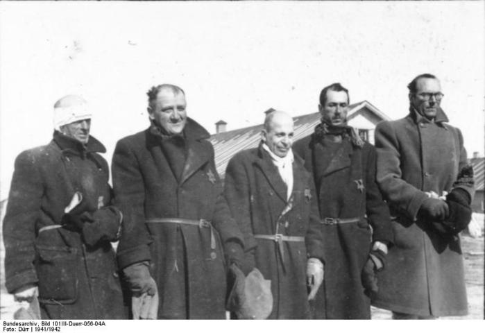 Bundesarchiv_Bild_101III-Duerr-056-04A,_Lettland,_KZ_Salaspils,_jüdische_Häftlinge (700x480, 32Kb)