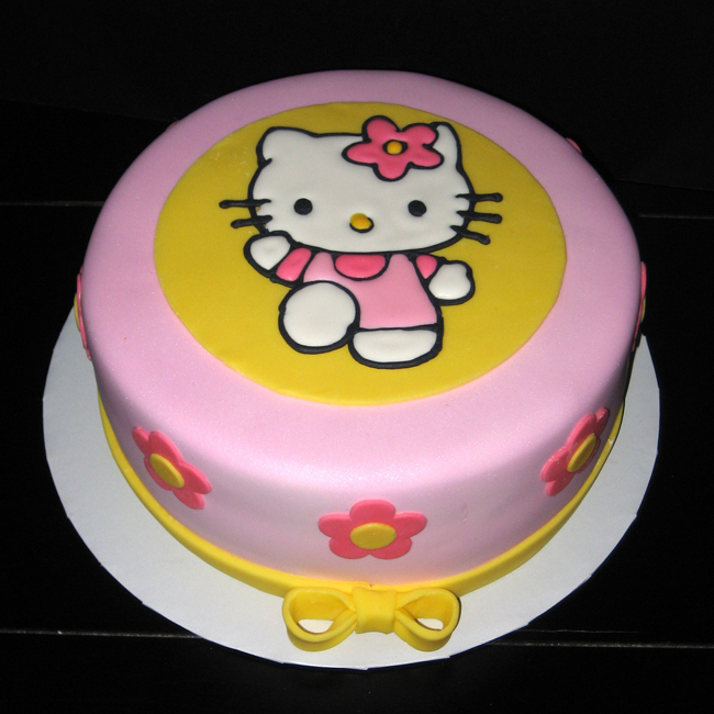 1326138684_hellokittycake (650x650, 360Kb)