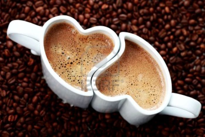 2-cups-of-coffee-shape-of-heart-and-coffee-beans-coffee-time[1] (700x467, 55Kb)