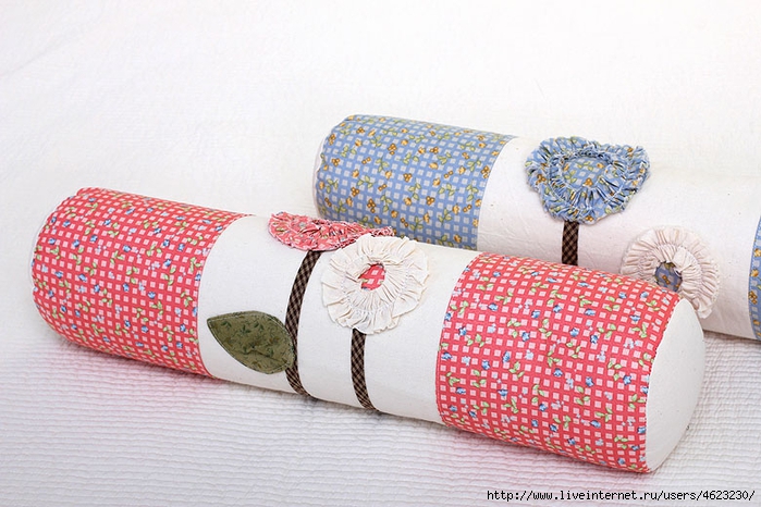Подушка-валик – стильный декор для гостиной и комфортное изделие для сна (36 фото)