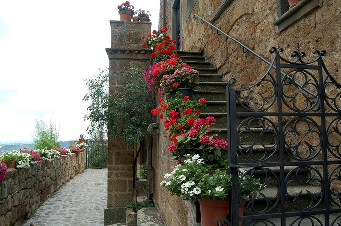 civita-di-bagnoregio_2[1] (700x464, 386Kb)