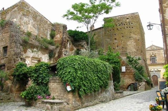 CIVITADIBAGNOREGIO05[1] (640x425, 345Kb)