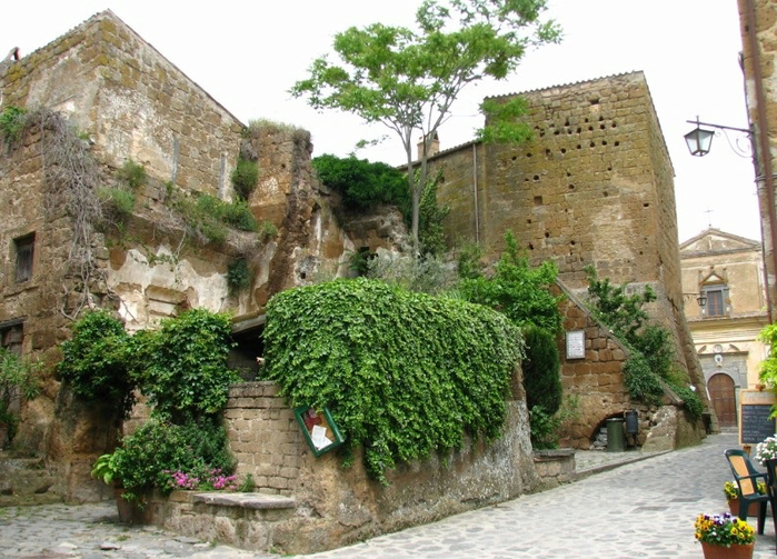 civita-di-bagnoregio5[1] (700x503, 448Kb)