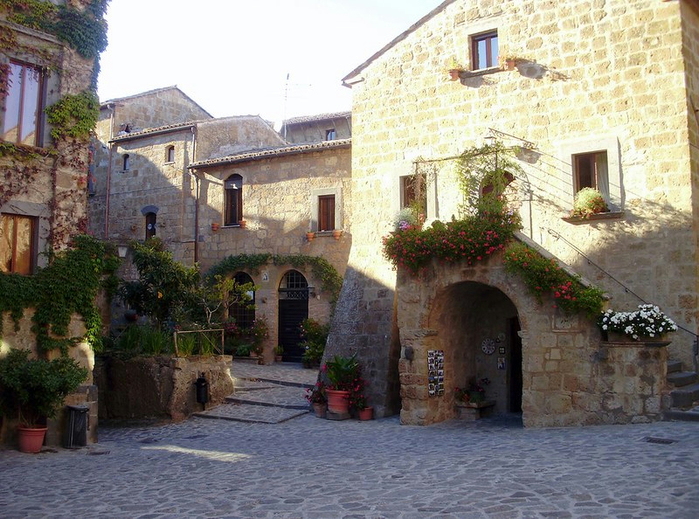 civita-di-bagnoregio_6[1] (700x519, 446Kb)