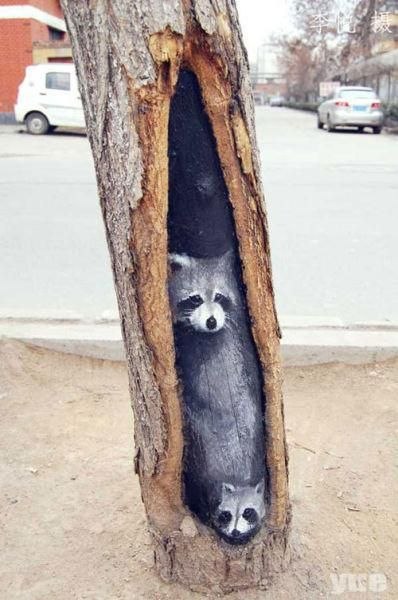 Картины на деревьях создает художница из Китая
