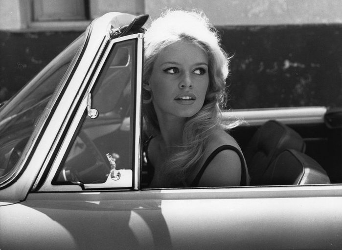 5316065_800_Brigitte_Bardot_AVTO (700x512, 57Kb)