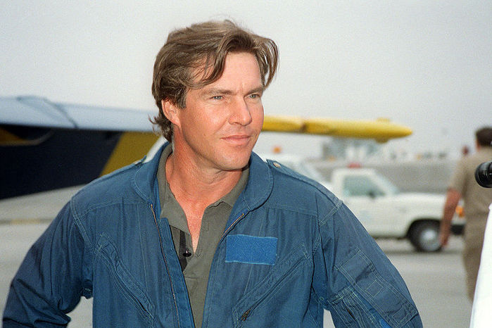 800px-Dennis_Quaid_DN-SC-04-10040 (700x466, 66Kb)