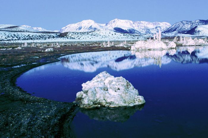 1377241920_monolake11 (700x466, 60Kb)