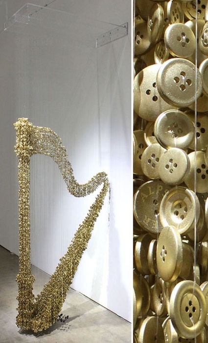 1364199429_sewing-button-sculptures-augusto-esquivel-7 (425x700, 209Kb)