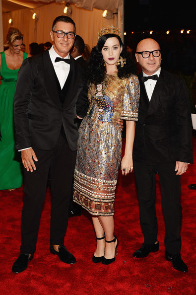 Katy Perry, Stefano Gabbana, Domenico Dolce attend (395x594, 218Kb)