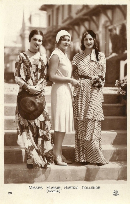 3684183_retrokrasavici1 (447x700, 225Kb)