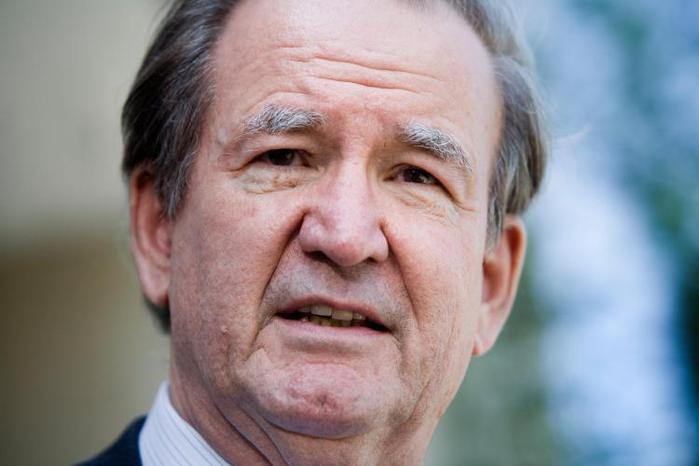 4016659_PatBuchanan (700x466, 32Kb)