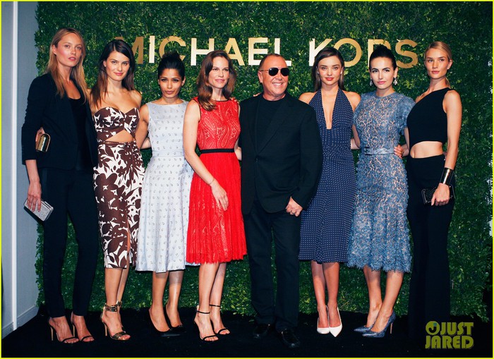 freida-pinto-camilla-belle-more-step-out-to-support-michael-kors-03 (700x509, 137Kb)