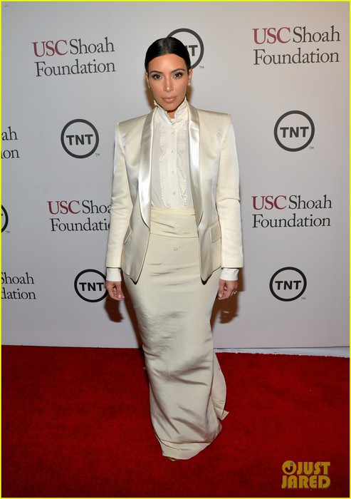 kim-kardashian-usc-shoah-foundation-gala-02 (493x700, 67Kb)