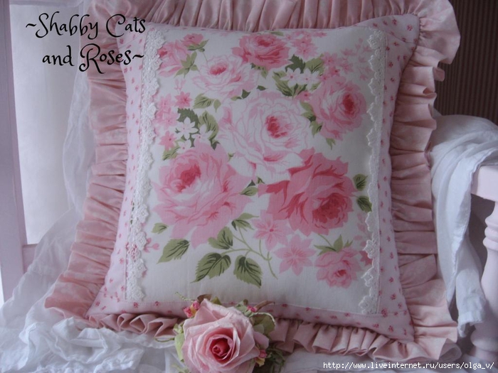 Vintage Roses RA Fabric pillow (700x525, 246Kb)