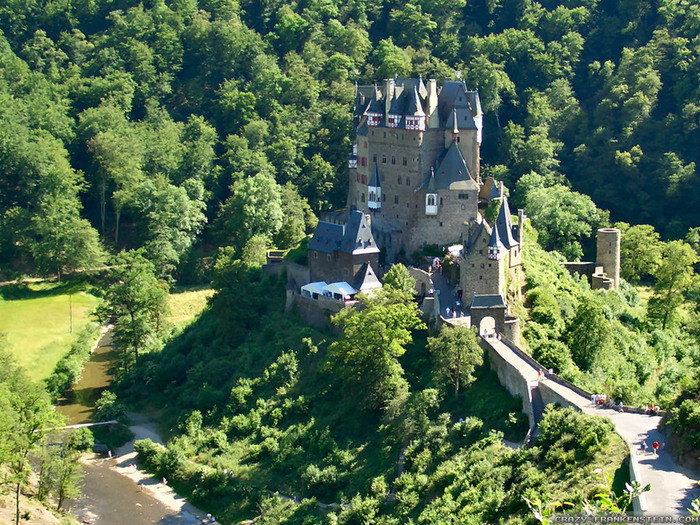 view-burg-eltz-castle-wallpapers-1600x1200 (700x525, 242Kb)