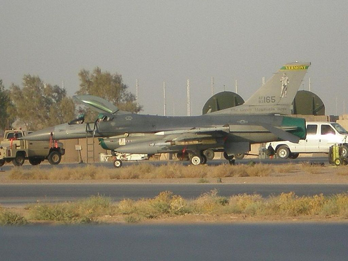 1984F-16CBlock25 (700x525, 297Kb)