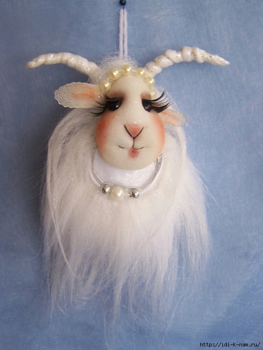 символ 2015 гола своими руками, овечки и козочки из капрона, поделки из капроновых колготок, колготочные куклы, новогодняя овечка, новогодняя коза, Хьюго Пьюго рукоделие, 