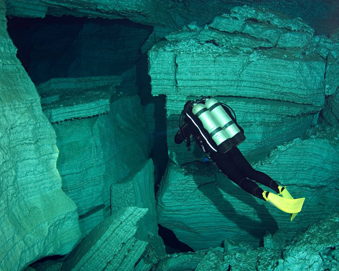 underwater-cave-hd-and-pictures-for-346786 (700x560, 527Kb)